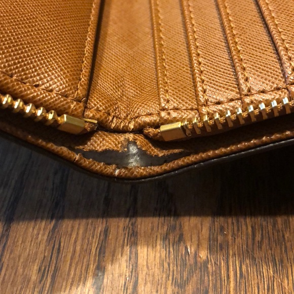 Michael Kors Wallet - Picture 4 of 4